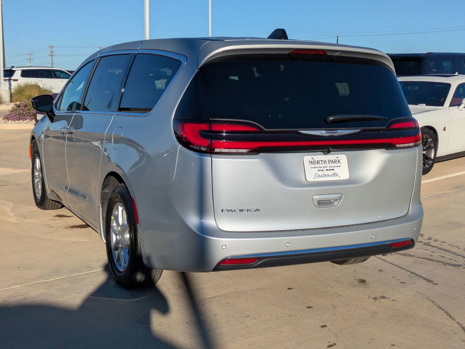 New 2026 Chrysler Pacifica Select image 5