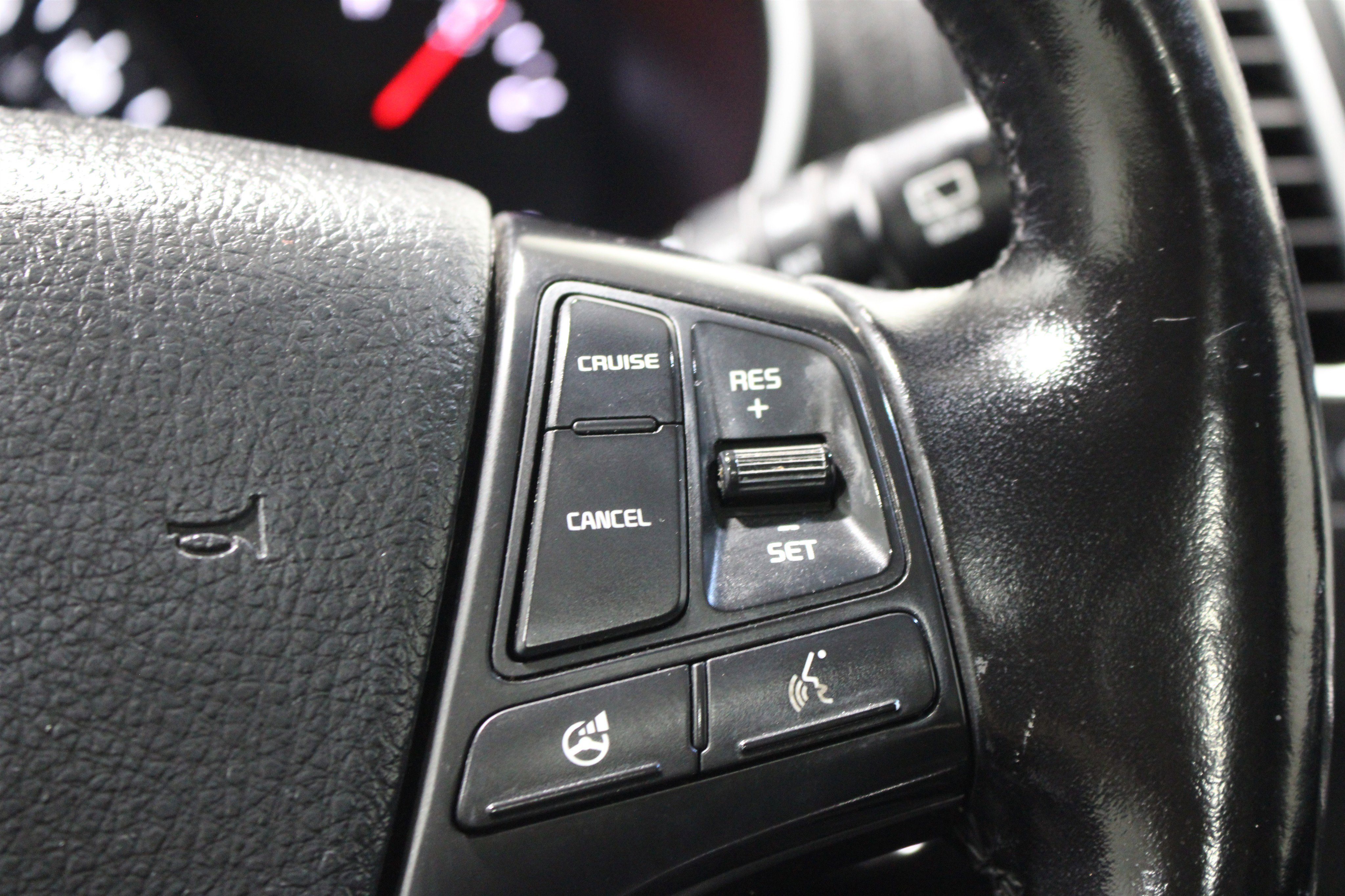 Used 2014 Kia Sorento SX w/ 3rd Row Package image 17