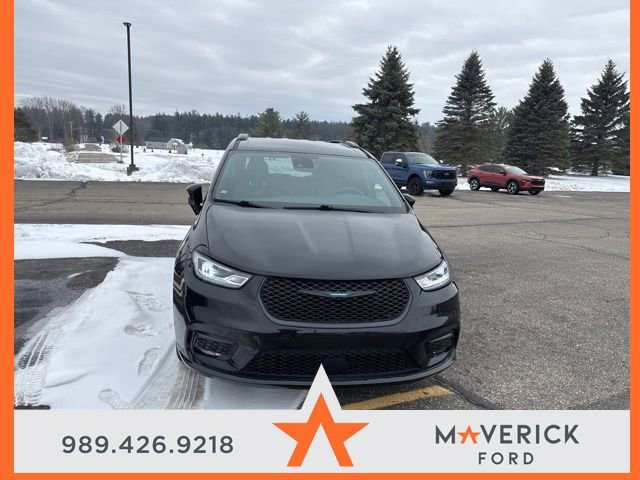 Used 2021 Chrysler Pacifica Limited w/ S Appearance Package image 2