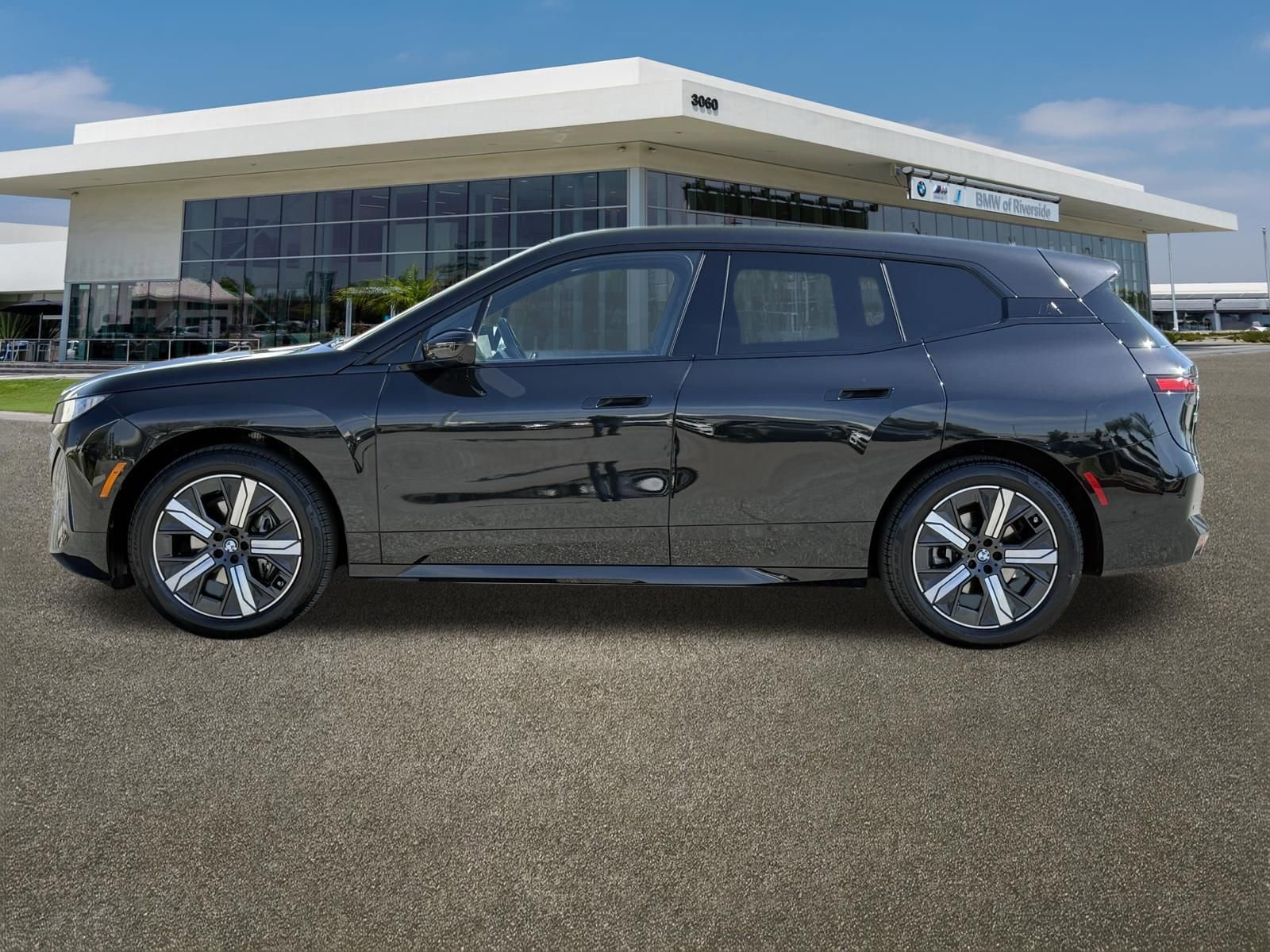 Used 2026 BMW iX xDrive60 image 5