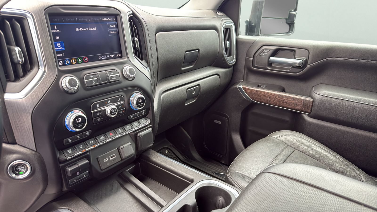 Used 2023 GMC Sierra 3500 Denali w/ Denali Ultimate Package AWD/4WD image 20