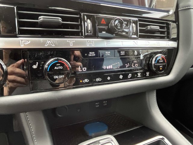 New 2026 Nissan Pathfinder SL AWD/4WD image 32