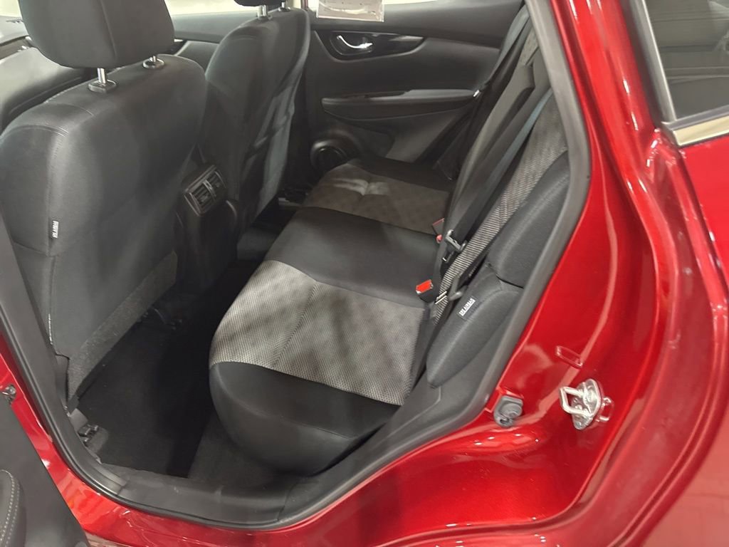 Used 2022 Nissan Rogue Sport SV image 12