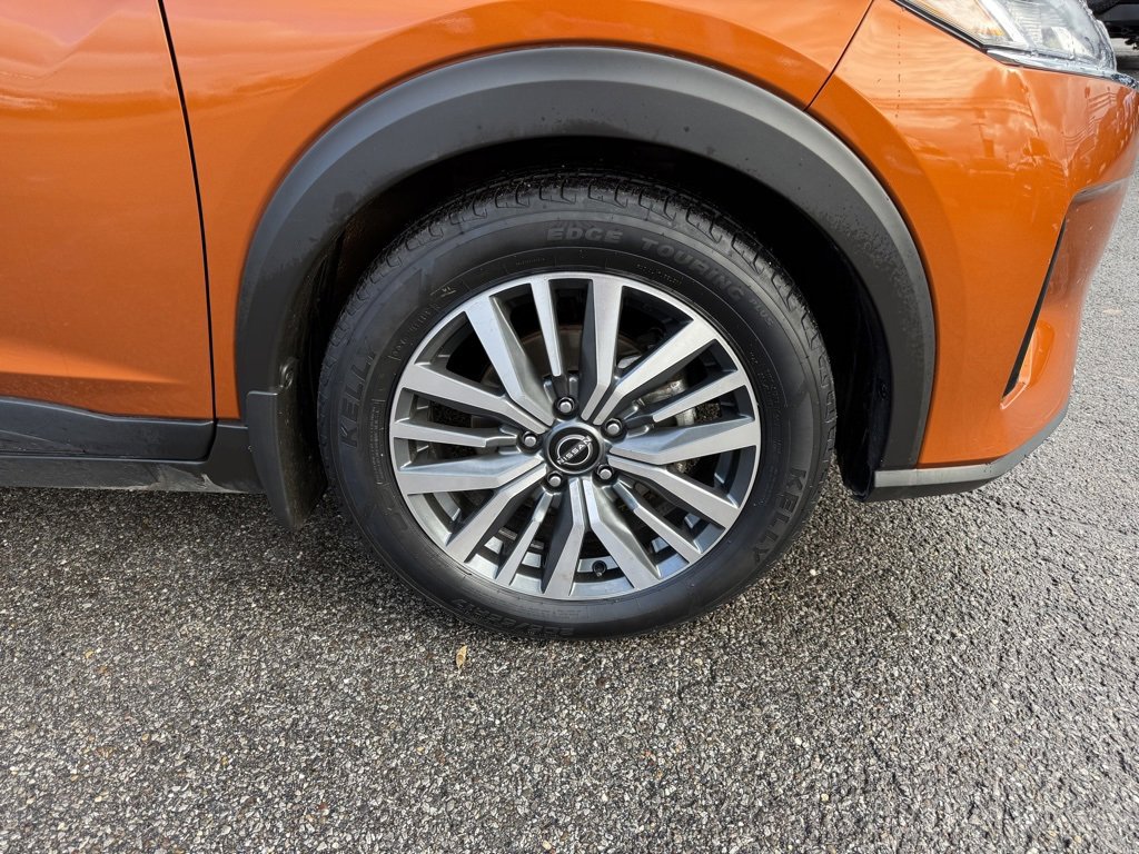 Used 2024 Nissan Kicks SV image 32