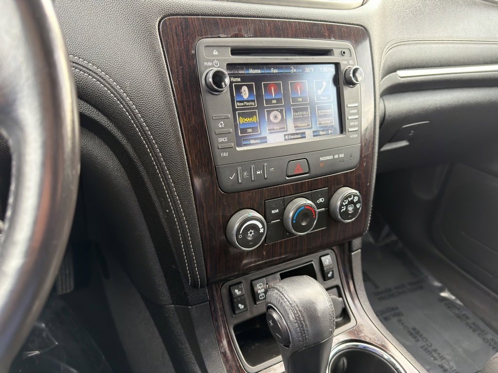 Used 2017 Chevrolet Traverse LT w/ Style and Technology Package image 28