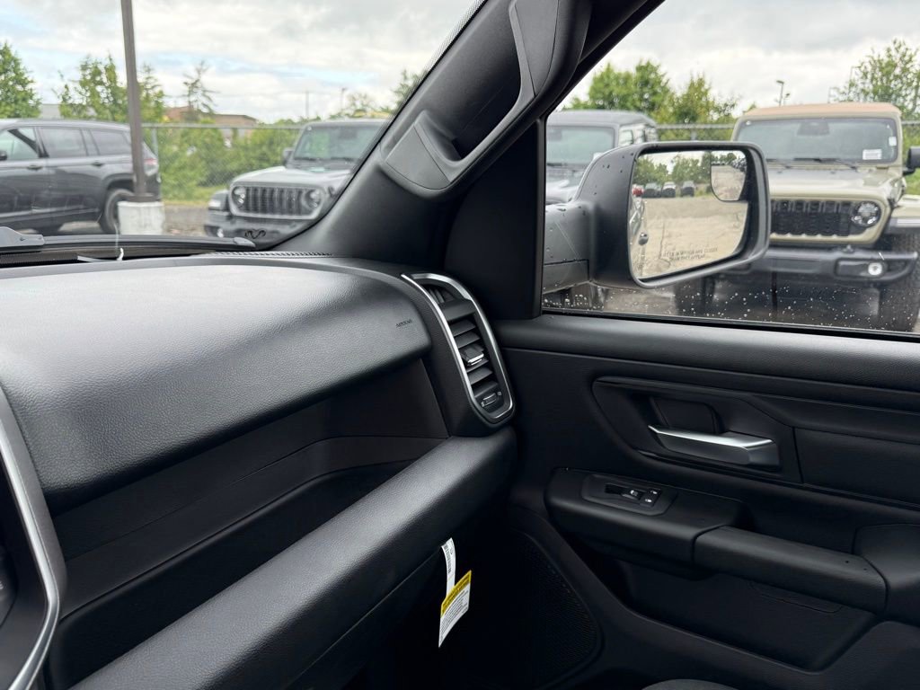 New 2026 RAM 1500 Express AWD/4WD image 23