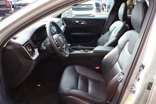 Used 2021 Volvo V60 T5 Cross Country w/ Climate Package image 9