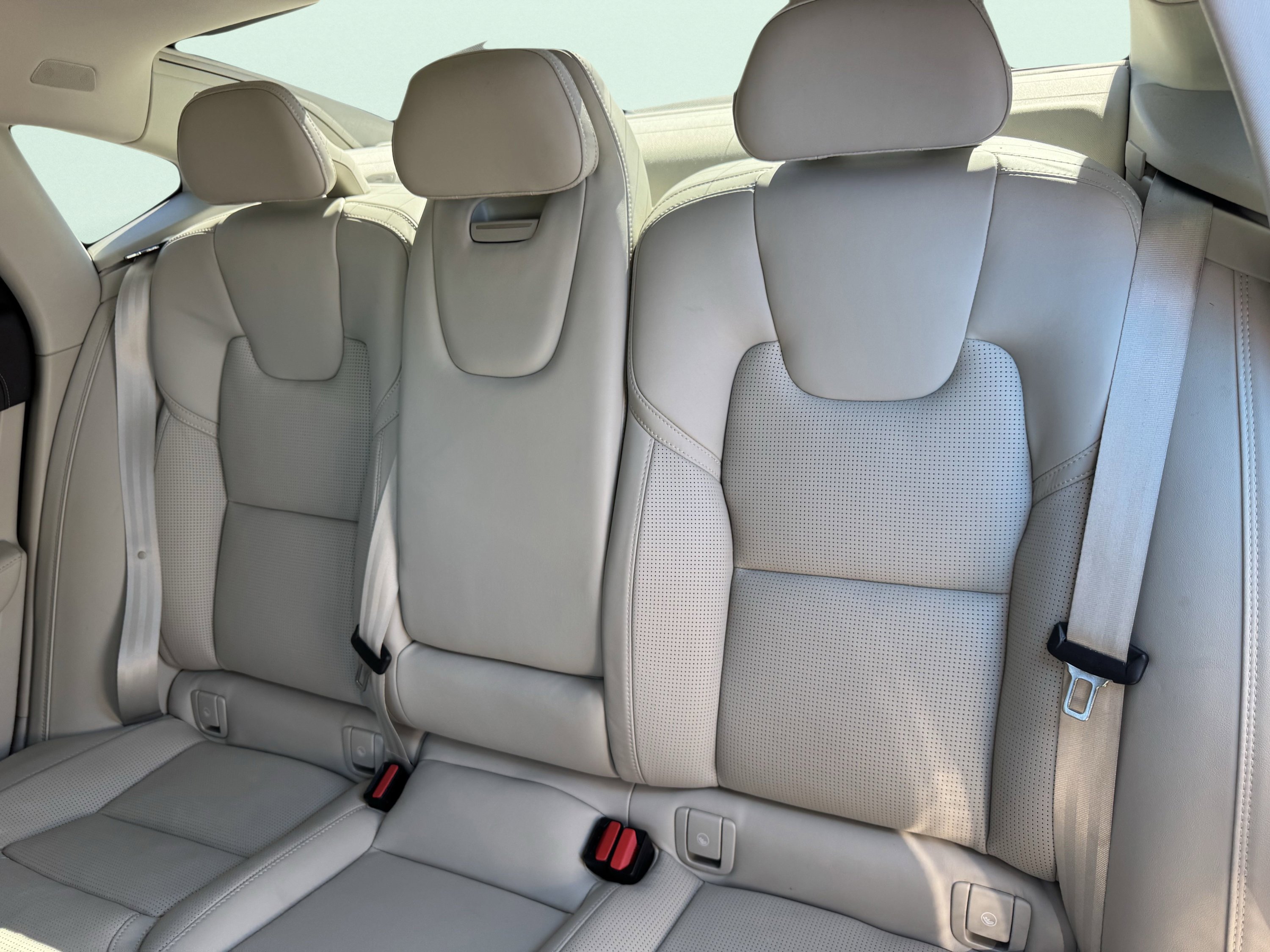 Used 2024 Volvo S90 T8 Ultimate w/ Lounge Package image 24