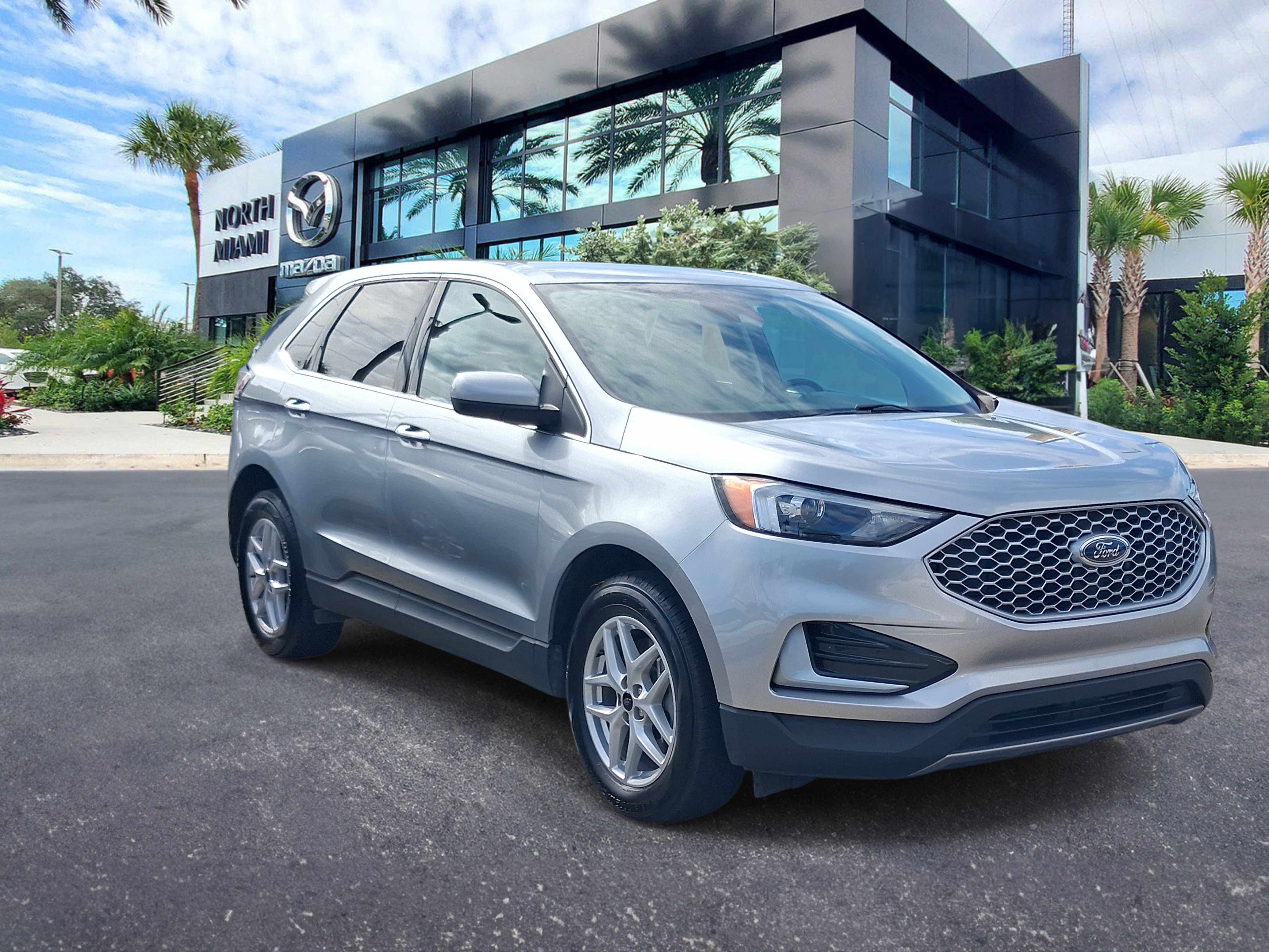 Used 2024 Ford Edge SEL AWD/4WD image 3