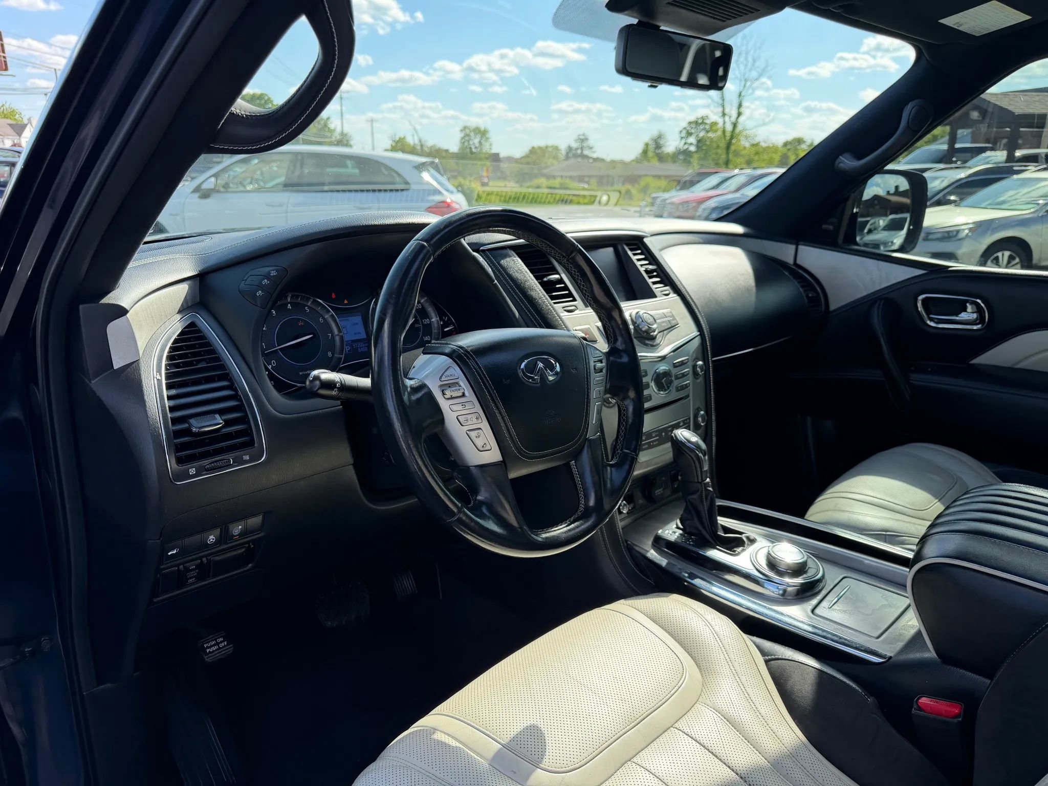 Used 2019 INFINITI QX80 Limited w/ All-Season Package AWD/4WD image 10