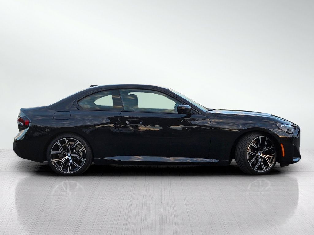 Used 2023 BMW 230i Coupe w/ Convenience Package RWD image 3