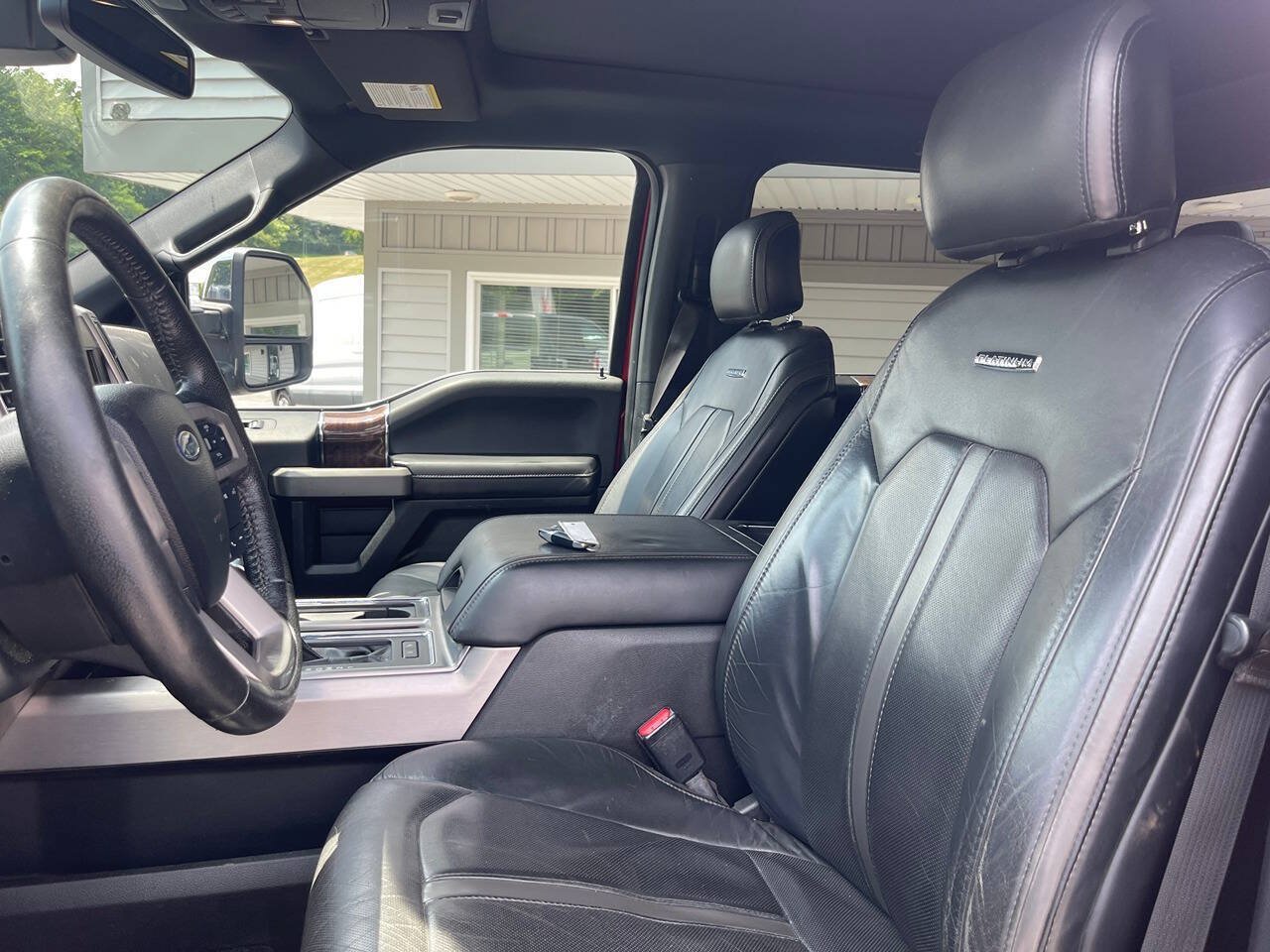 Used 2015 Ford F150 Platinum w/ Equipment Group 701A Luxury AWD/4WD image 21
