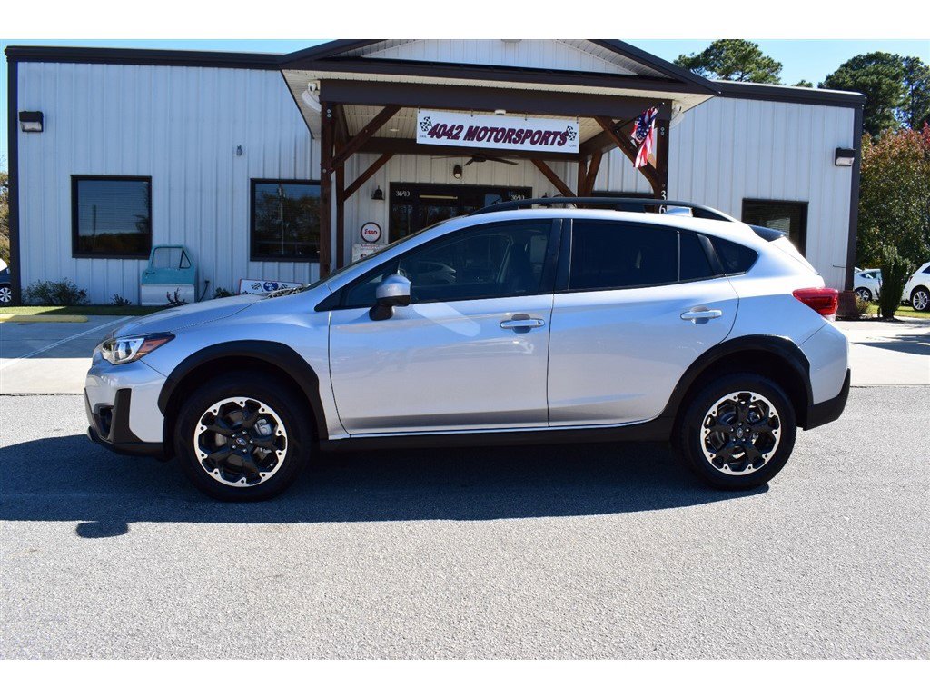 Used 2023 Subaru Crosstrek 2.0i Premium image 2