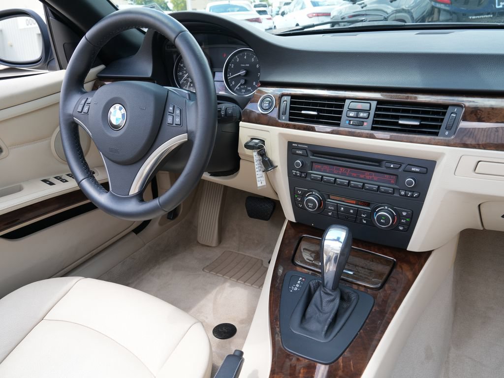 Used 2013 BMW 328i Convertible RWD image 18