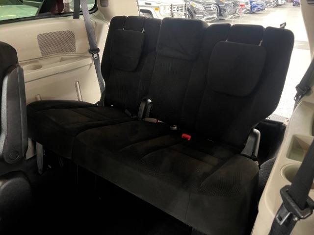 Used 2016 Dodge Grand Caravan SXT image 30