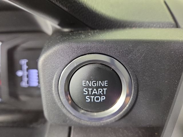 Used 2025 Toyota 4Runner SR5 AWD/4WD image 25