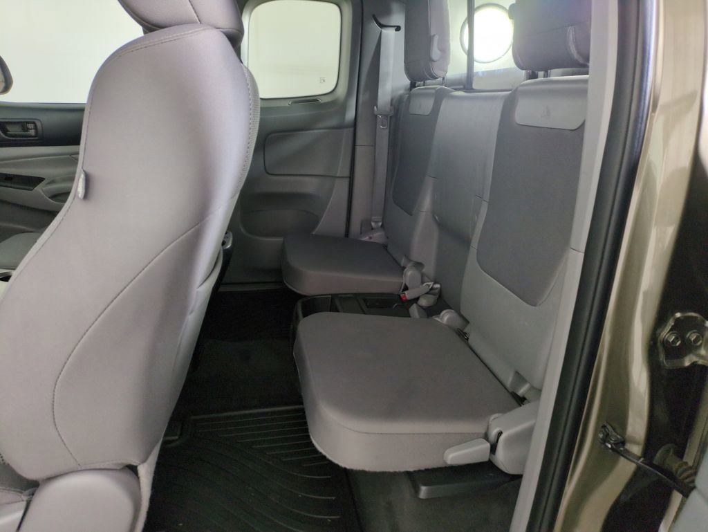Used 2015 Toyota Tacoma 4x4 Access Cab V6 image 26