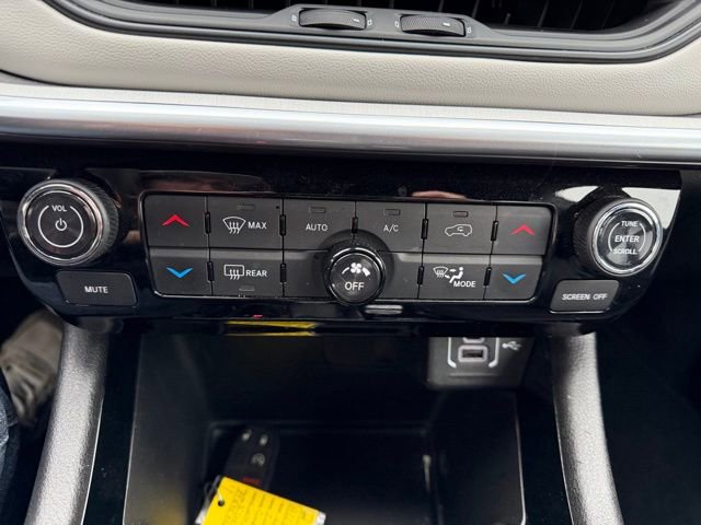 Used 2025 Jeep Compass Limited image 26