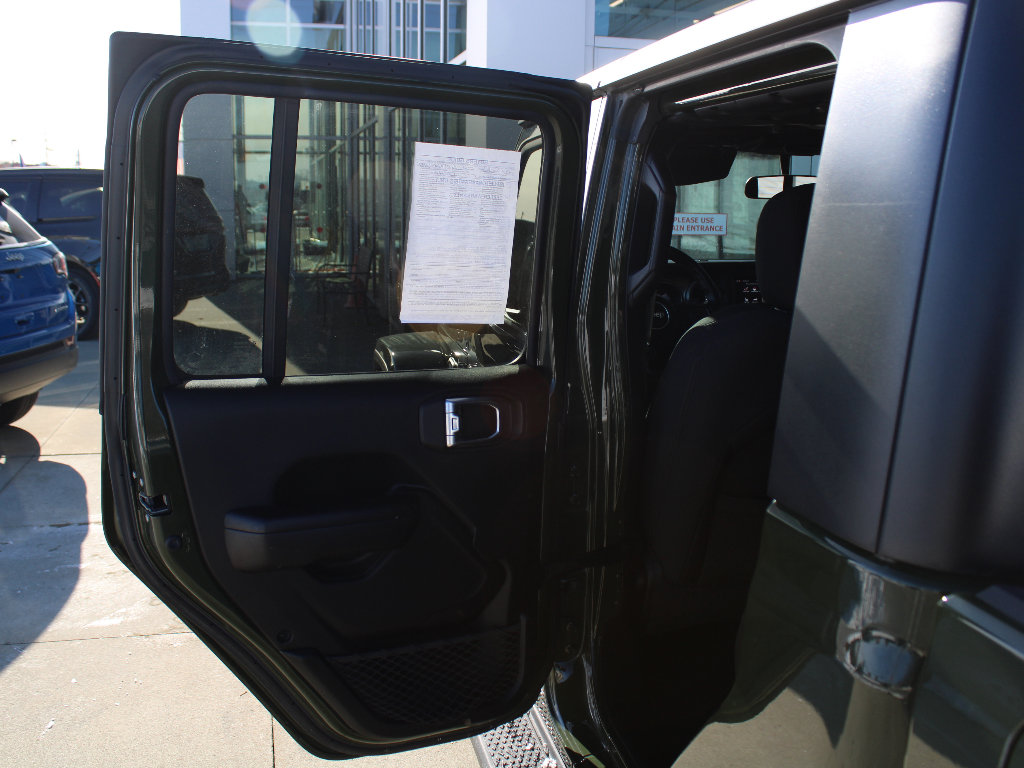 Certified 2021 Jeep Gladiator Willys image 37