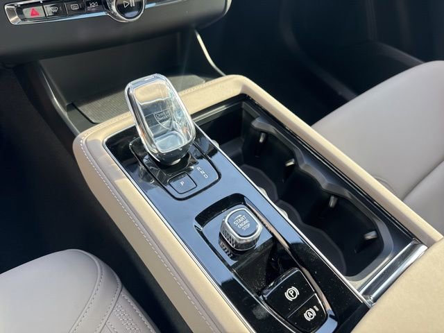 New 2026 Volvo XC90 B6 Plus w/ Protection Package image 25