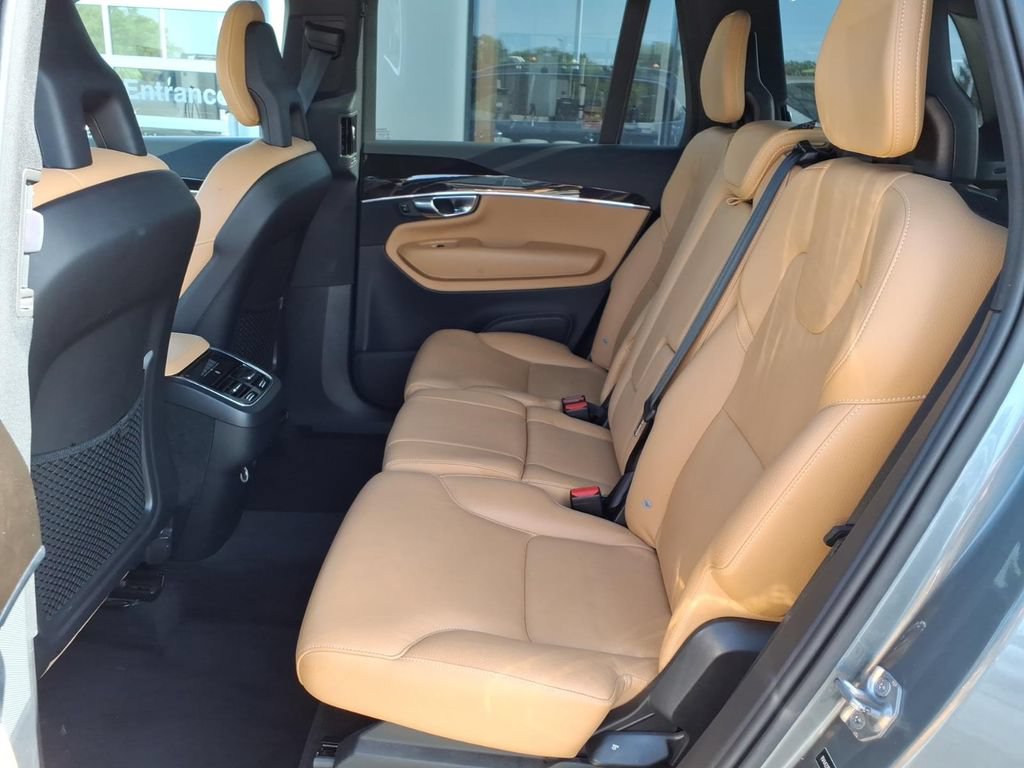 Used 2018 Volvo XC90 T6 Momentum w/ Convenience Package AWD/4WD image 8