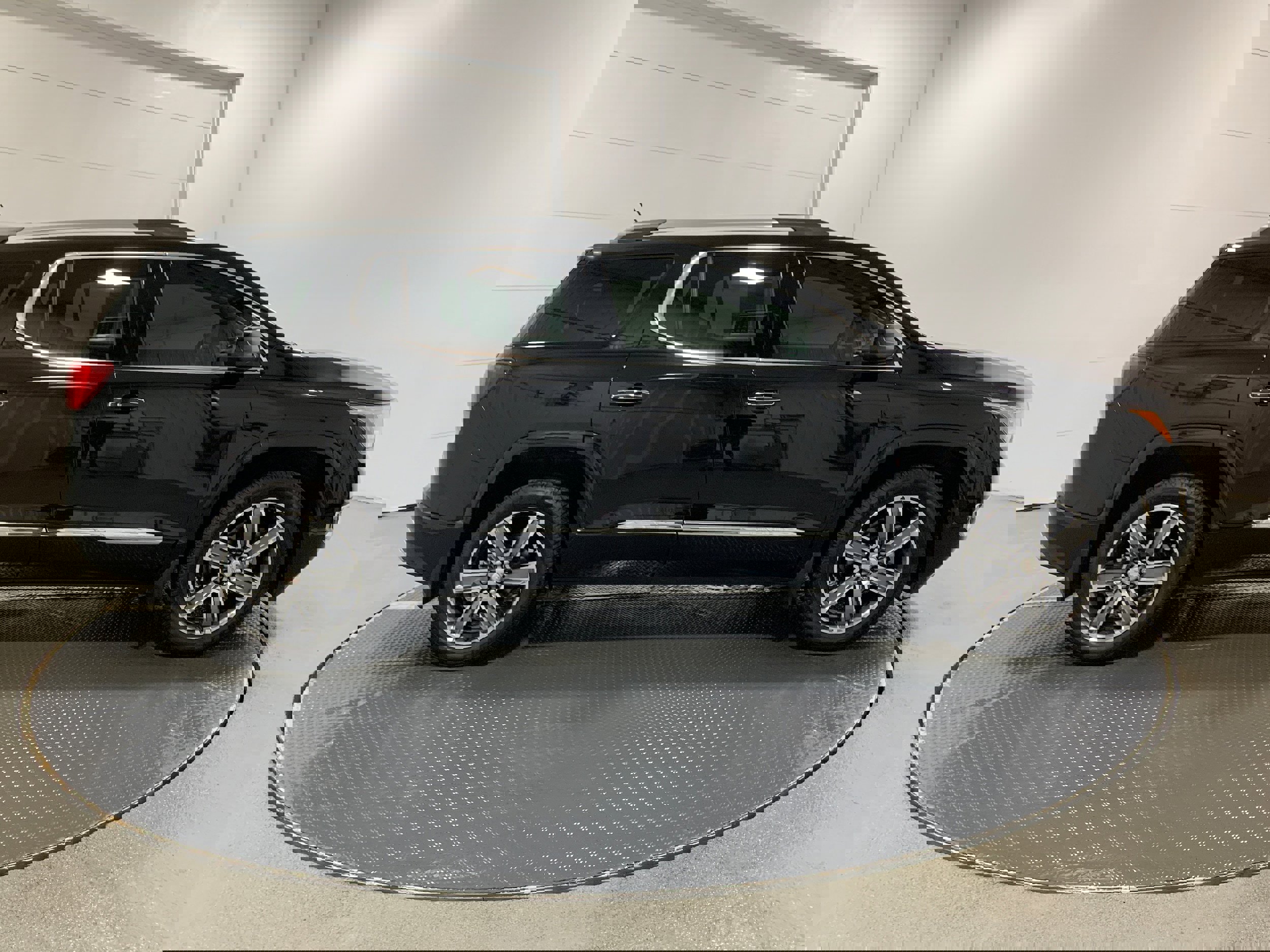 Used 2019 GMC Acadia Denali w/ Technology Package image 39