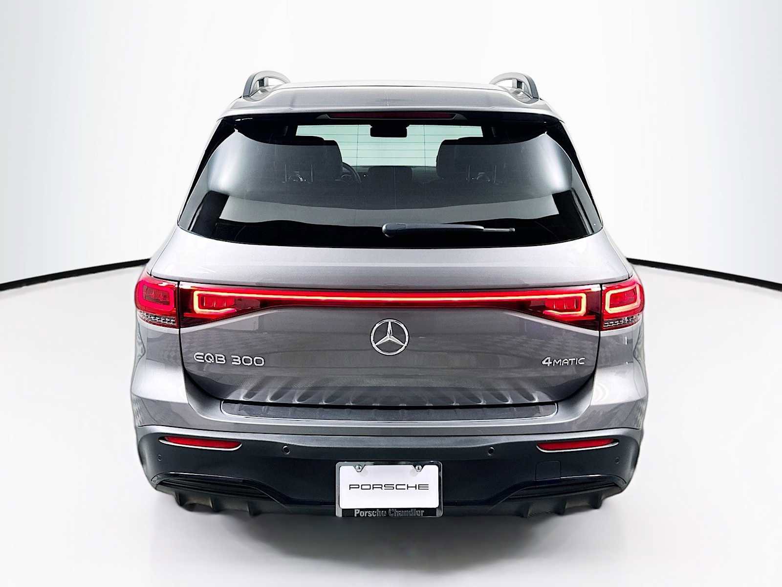 Used 2022 Mercedes-Benz EQB 300 EQB 300 image 10