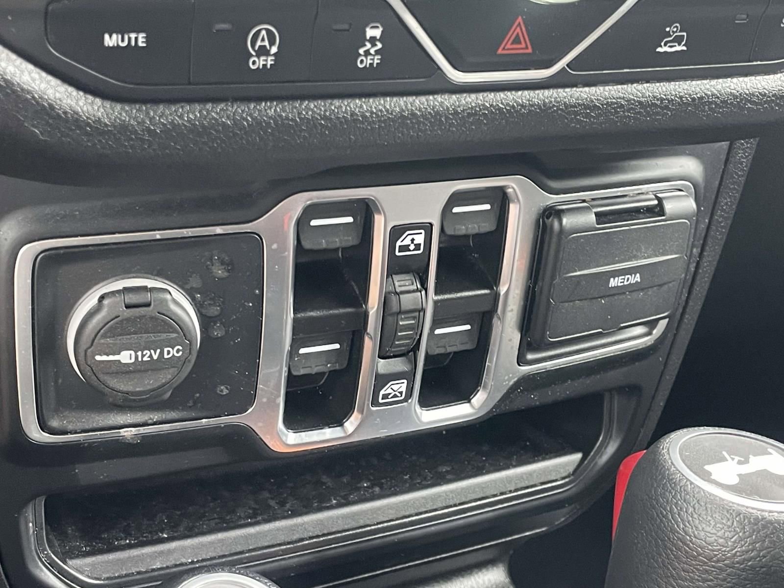 Used 2024 Jeep Wrangler Unlimited Sport AWD/4WD image 11