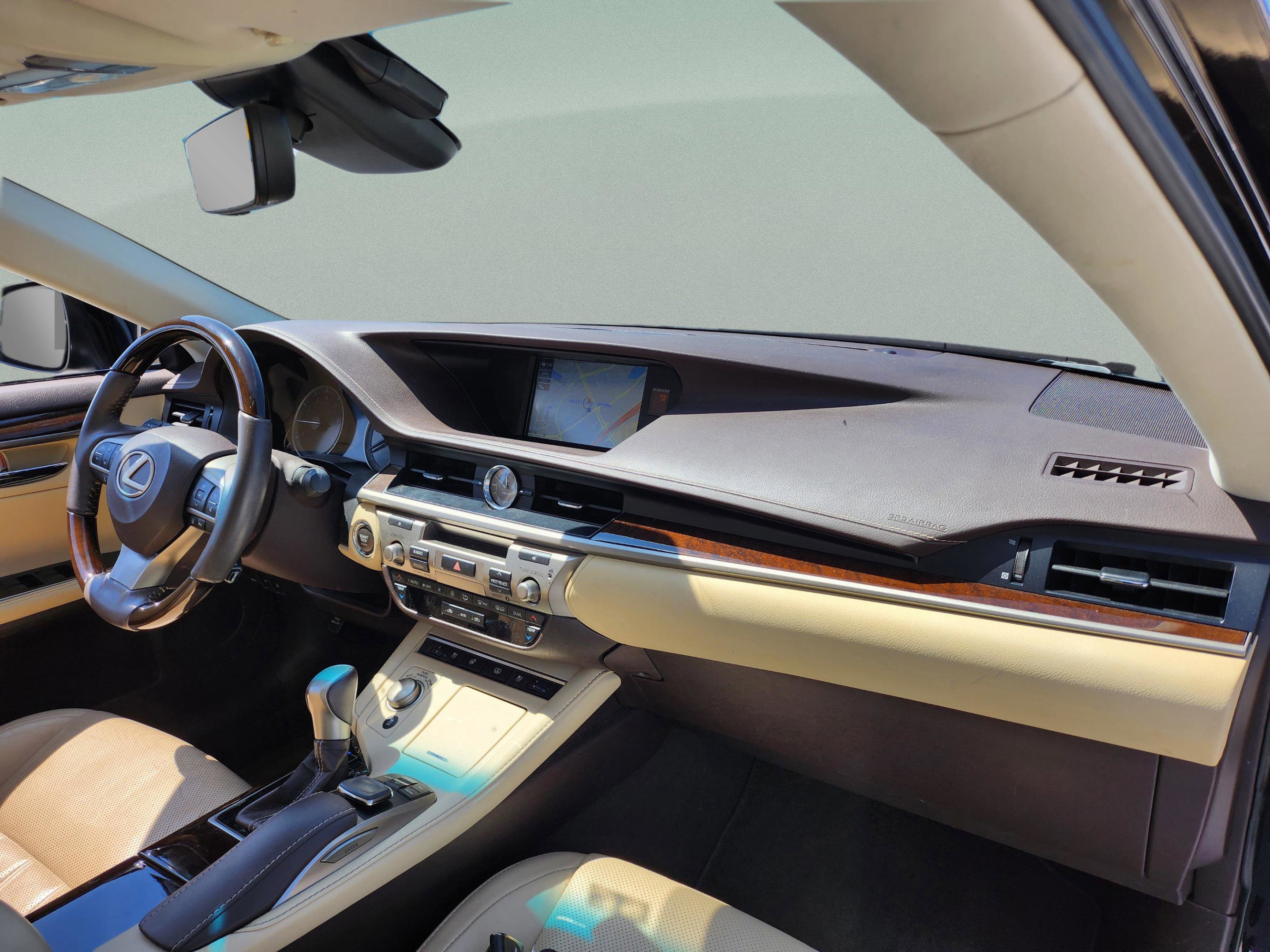 Used 2018 Lexus ES 350 w/ Luxury Package w/Wood Trim FWD image 10