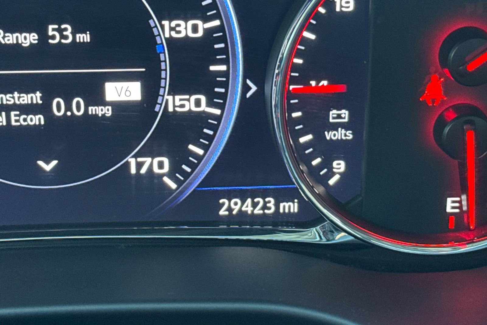 Used 2023 GMC Acadia Denali w/ Black Diamond Edition image 3