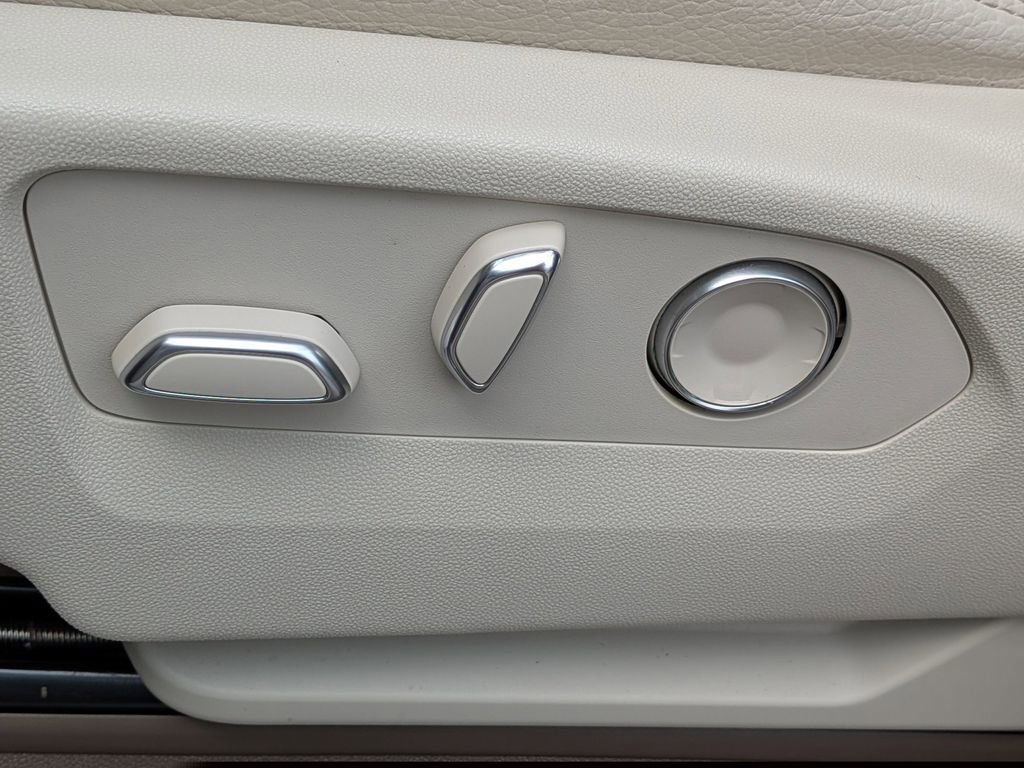 Used 2021 GMC Yukon Denali w/ Denali Ultimate Package image 21