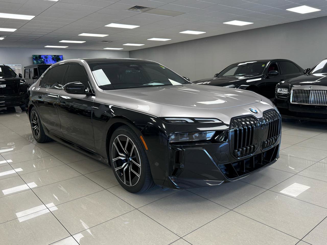 Used 2024 BMW 740i w/ Premium Package RWD image 2