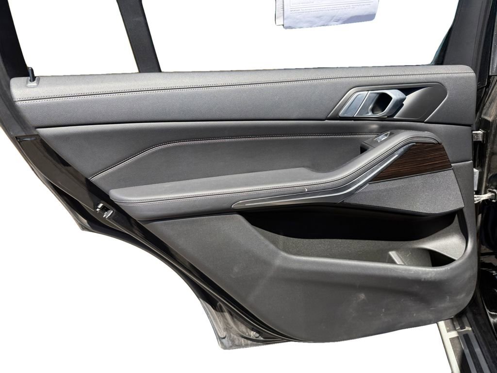 Used 2020 BMW X7 xDrive40i w/ Cold Weather Package AWD/4WD image 25