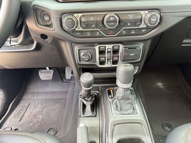 New 2026 Jeep Wrangler Unlimited Sahara AWD/4WD image 18
