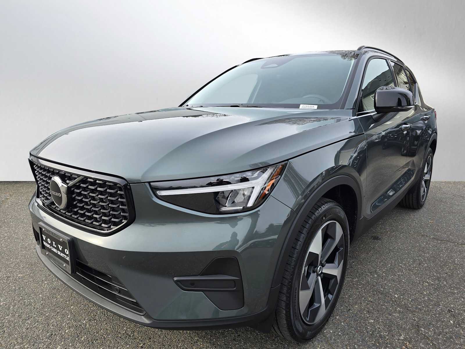New 2026 Volvo XC40 B5 Core w/ Protection Package Premier AWD/4WD image 3