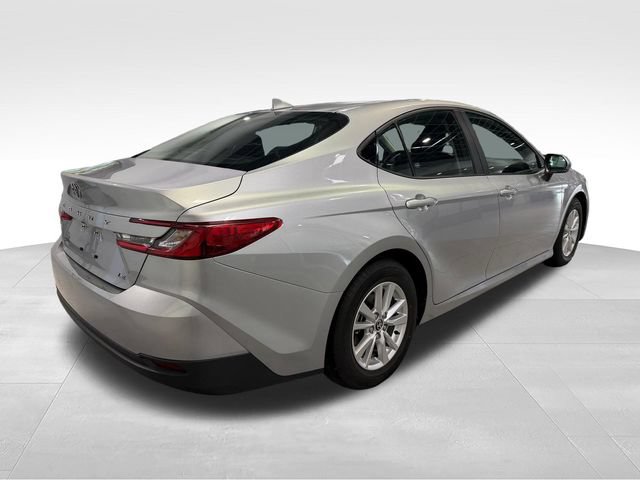 Used 2025 Toyota Camry LE FWD image 5