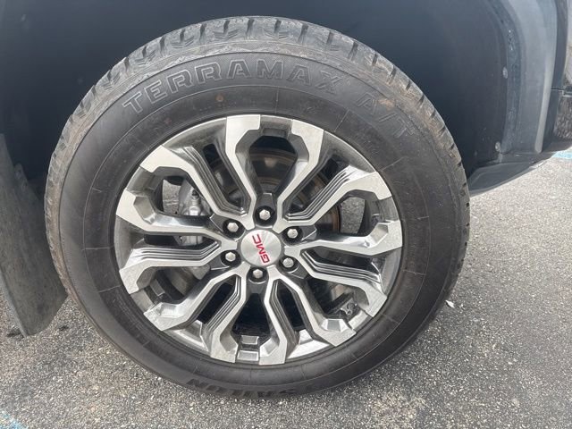 Used 2023 GMC Canyon Denali image 7