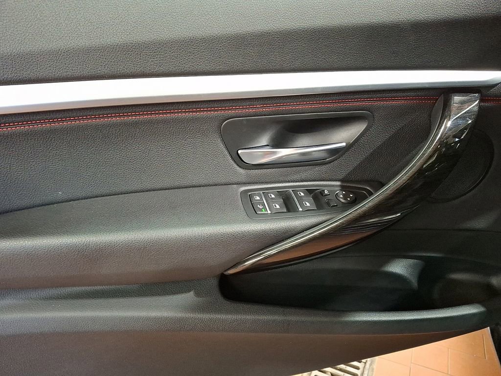 Used 2018 BMW 330i Gran Turismo xDrive image 10