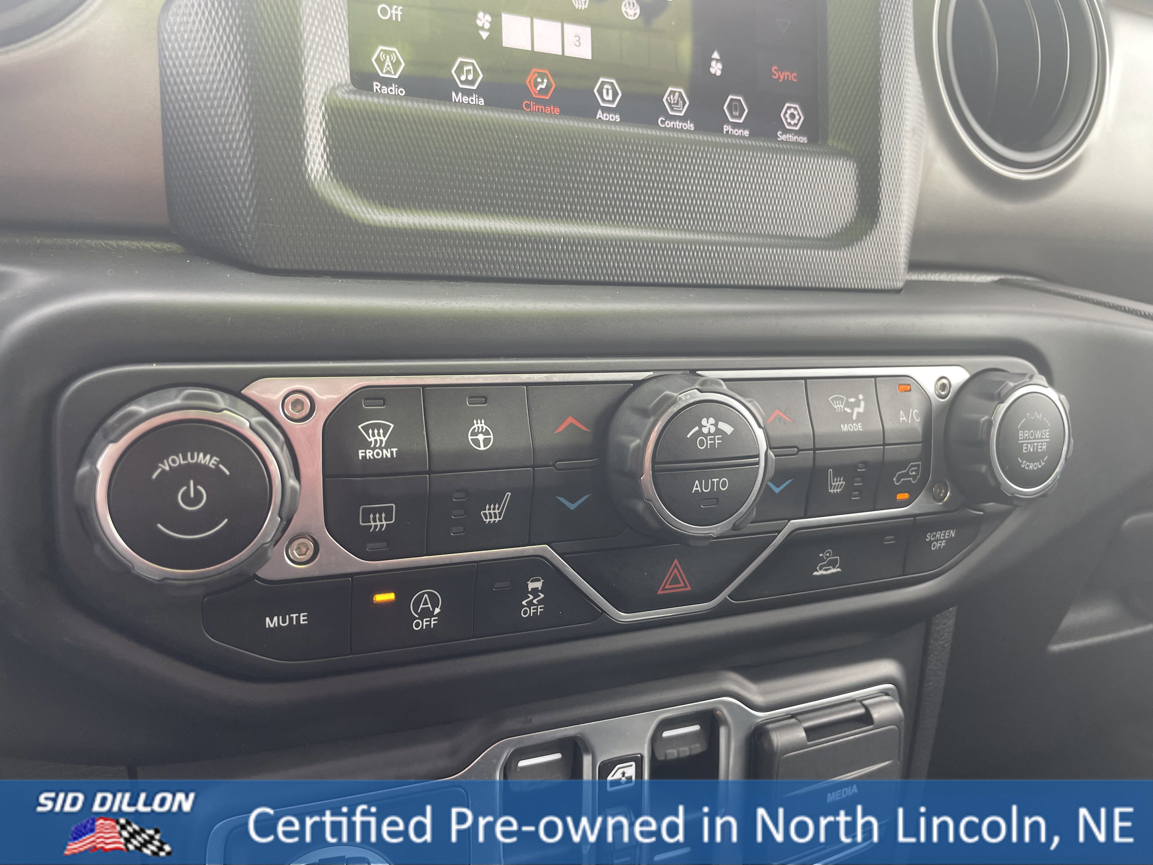 Used 2021 Jeep Gladiator Willys image 16