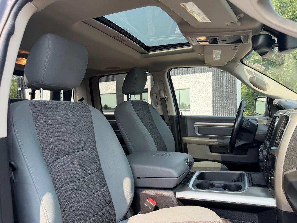 Used 2019 RAM 1500 Classic SLT w/ Black Appearance Group AWD/4WD image 30