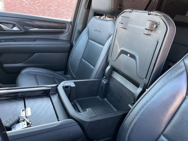 Used 2022 GMC Yukon Denali w/ Denali Premium Package image 36