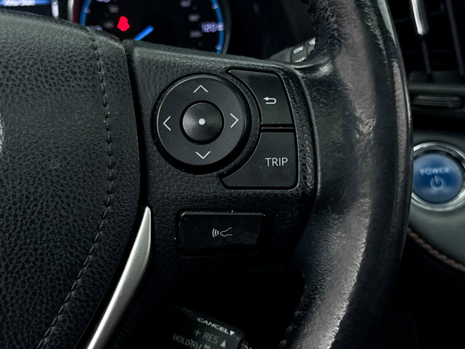 Used 2018 Toyota RAV4 SE AWD/4WD image 31