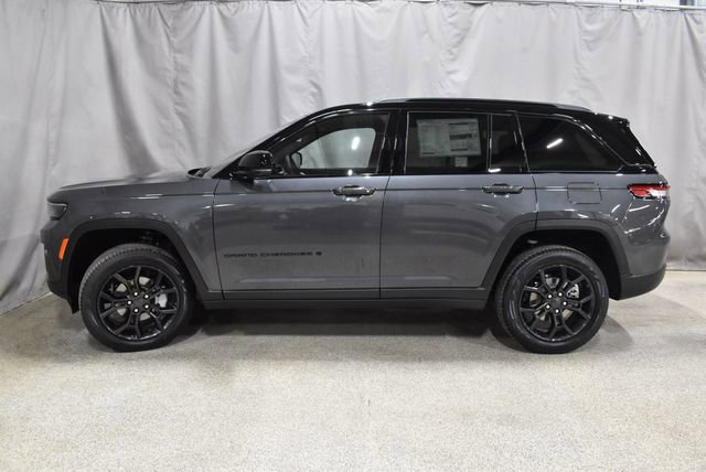 New 2025 Jeep Grand Cherokee Limited w/ Trailer Tow Package image 6