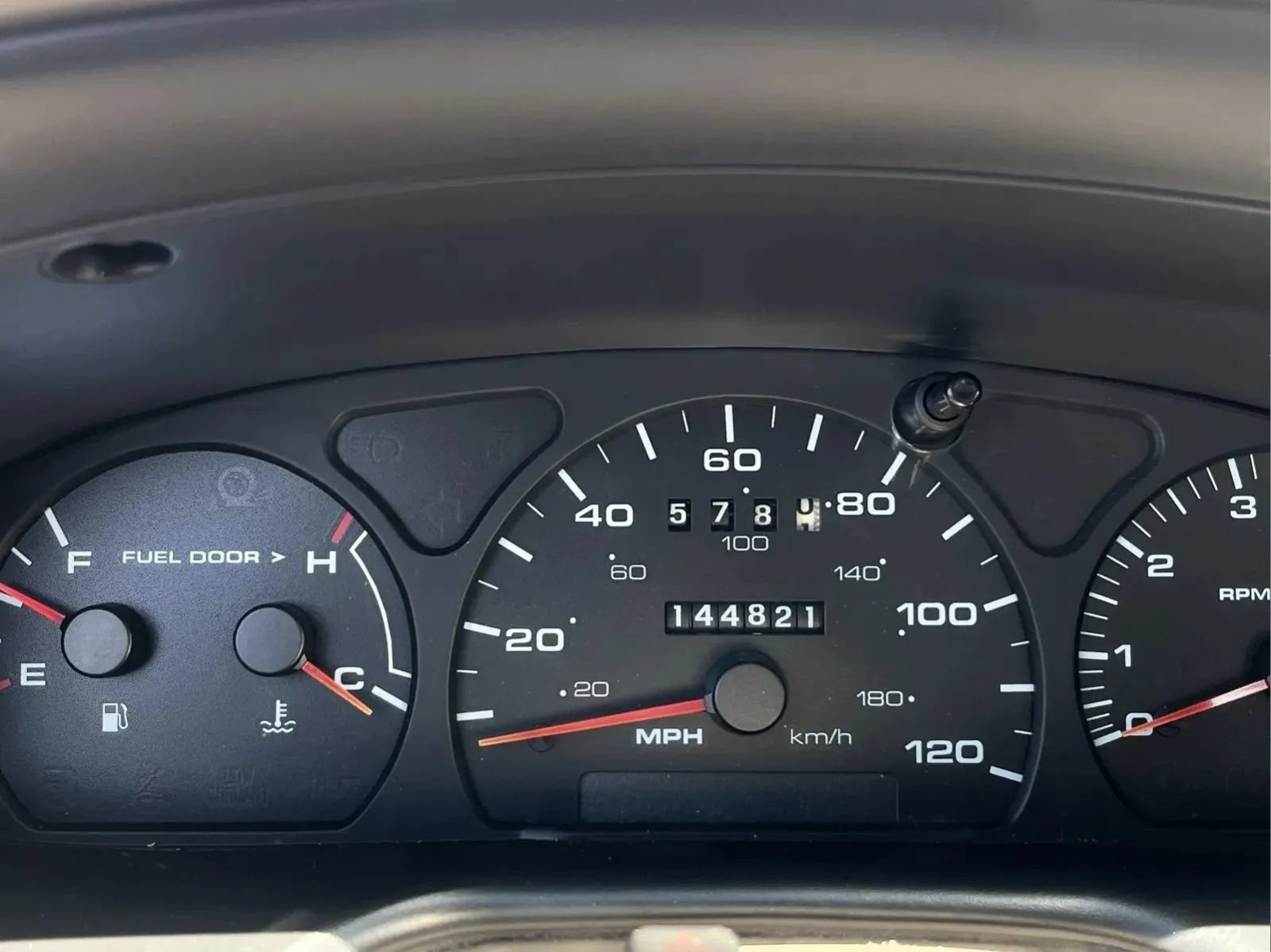 Used 2002 Ford Taurus SE FWD image 7