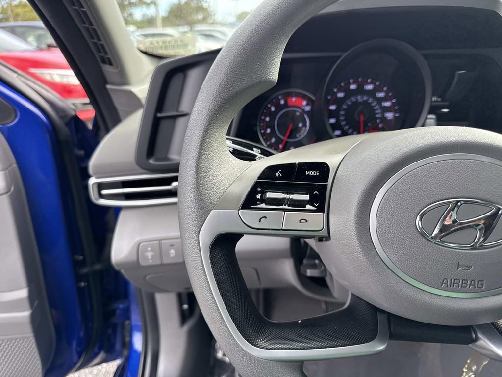 Used 2023 Hyundai Elantra SE image 30