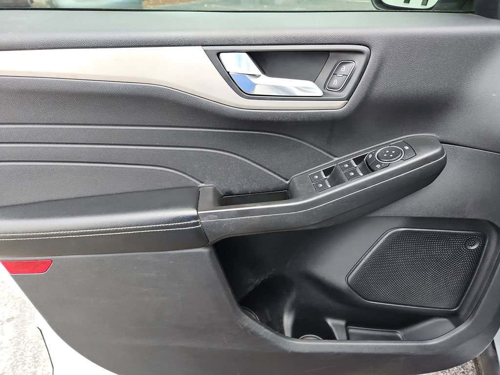 Used 2021 Ford Escape SE image 23