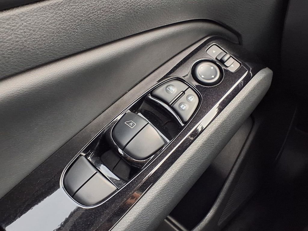 Used 2024 Nissan Altima 2.0 SR image 18