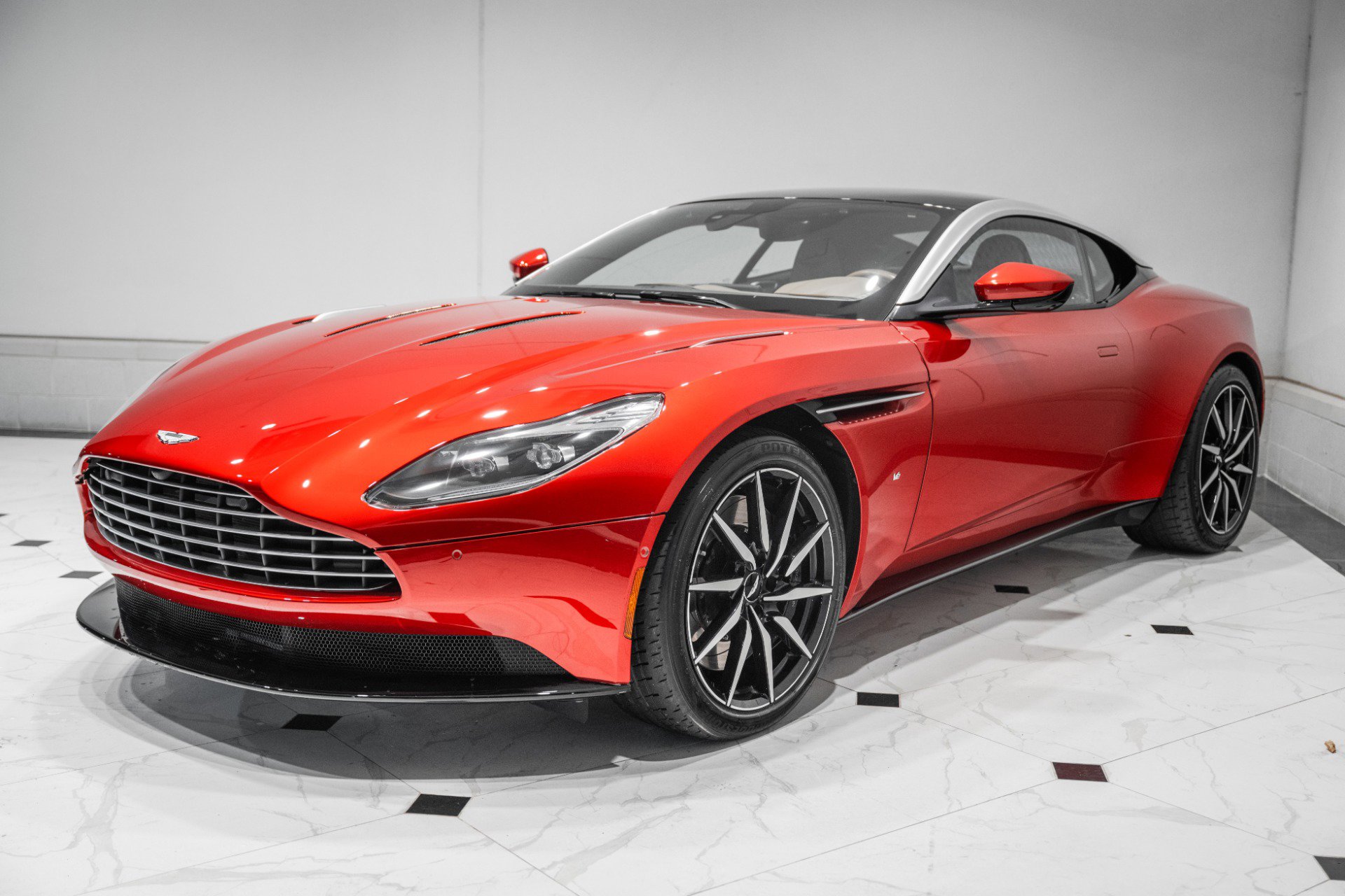 Used 2017 Aston Martin DB11 V12 image 39
