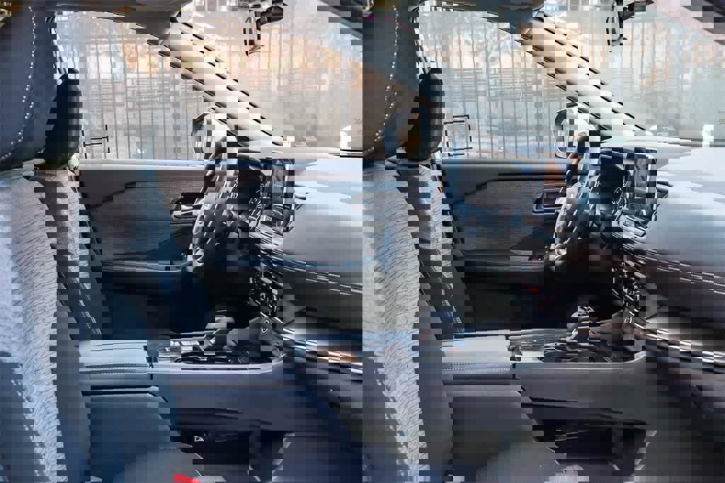 Used 2023 Nissan Rogue SV image 17