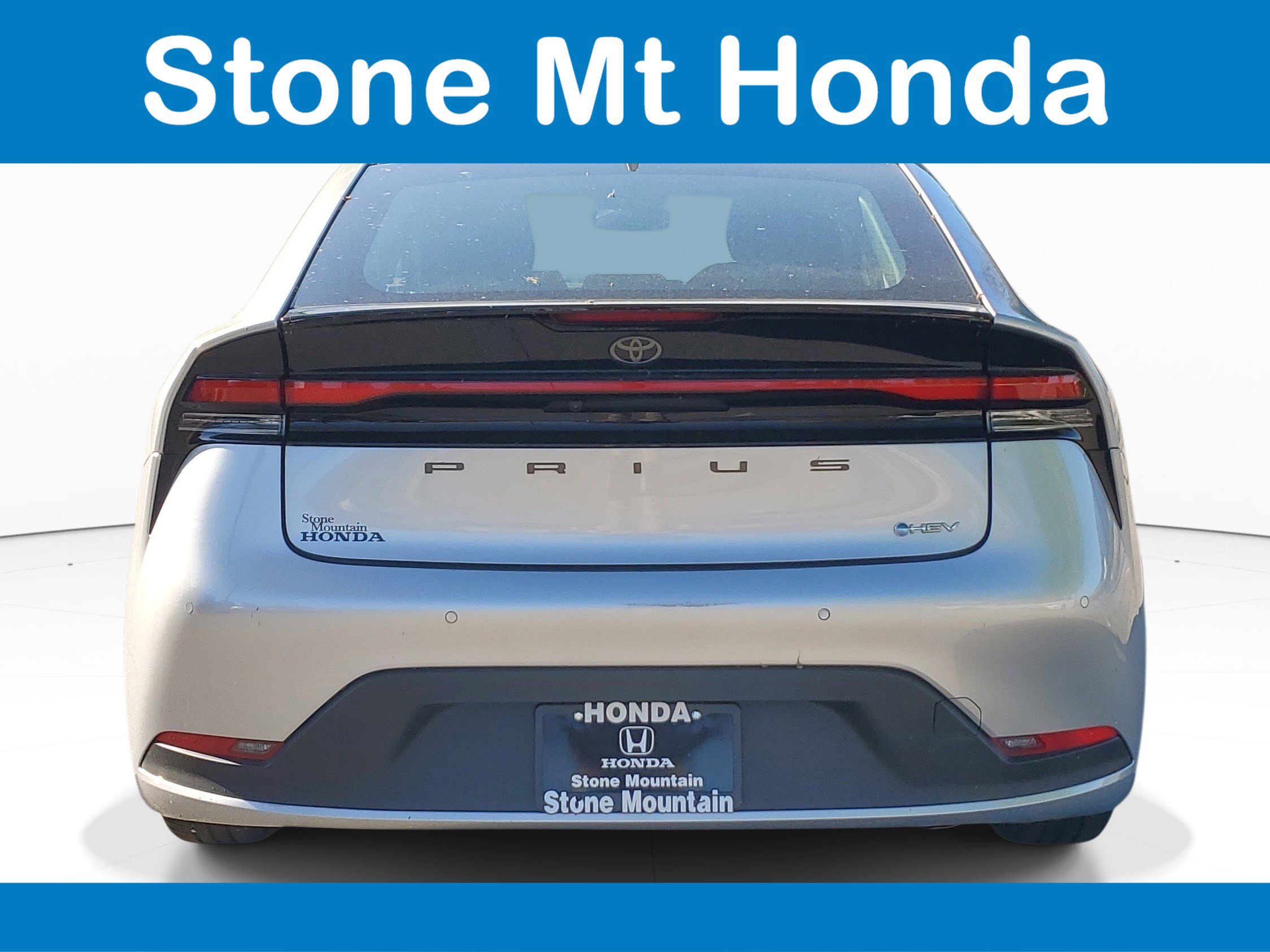 Used 2024 Toyota Prius LE image 5